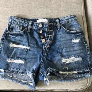 Highwasted jean shorts